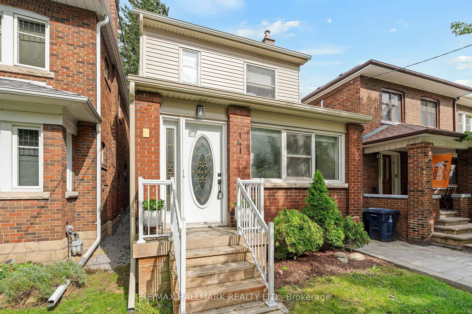 141 Humbercrest Boulevard, Toronto, ON M6S 4L4