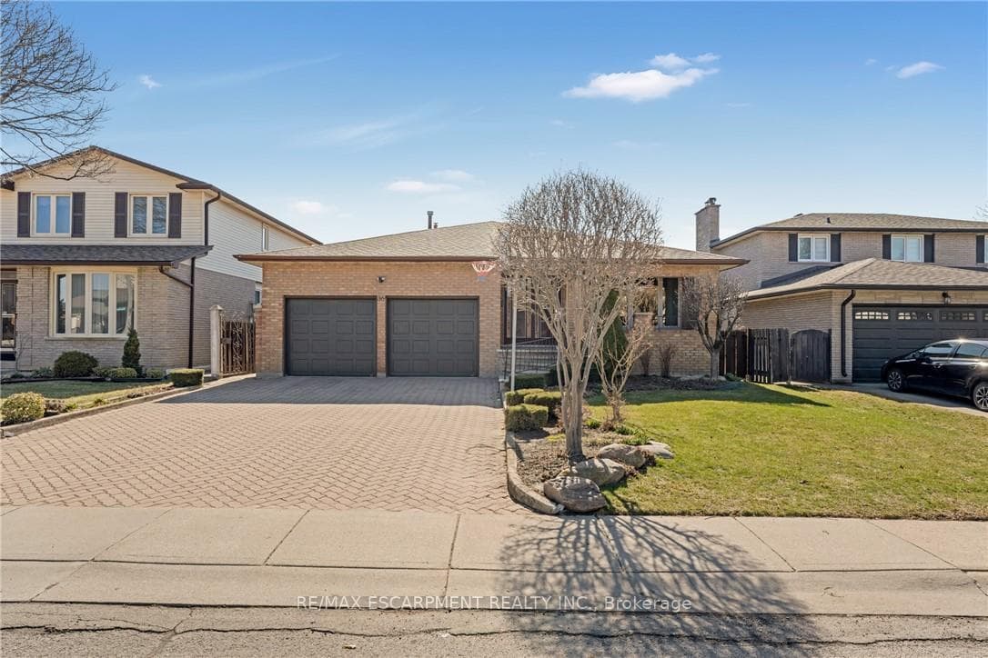 36 Skylark Drive, Hamilton, ON L9A 4Y2