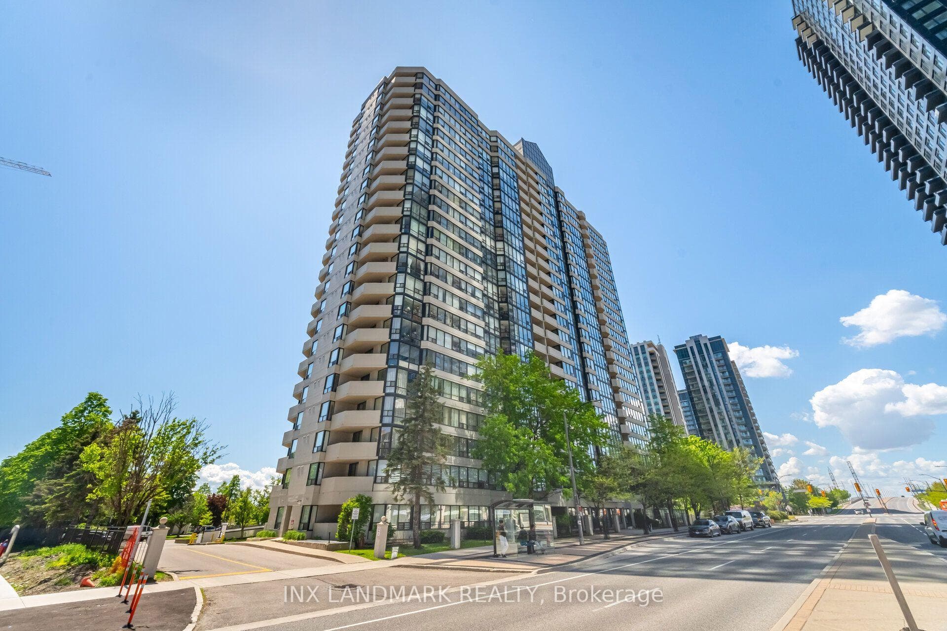 330 Rathburn Road W 2008, Mississauga, ON L5B 3Y1