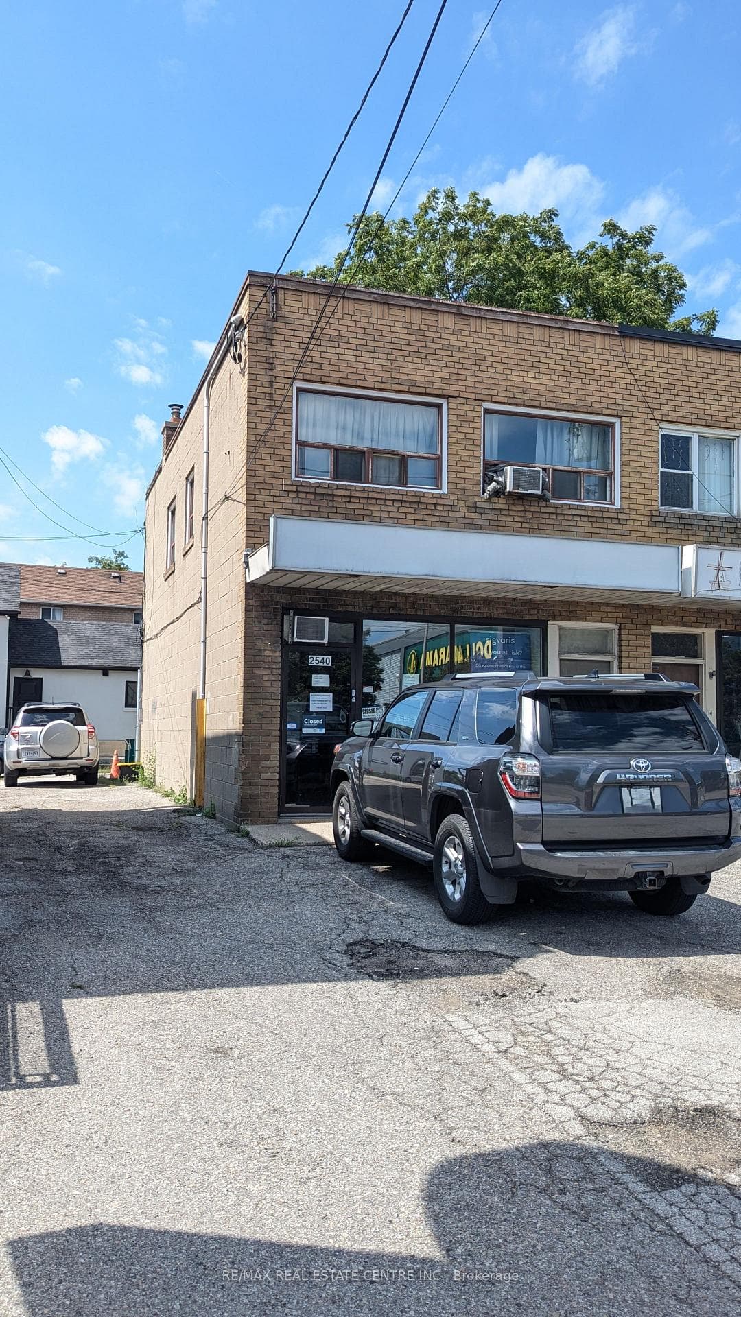 2540 Weston Road, Toronto, ON M9N 2A7