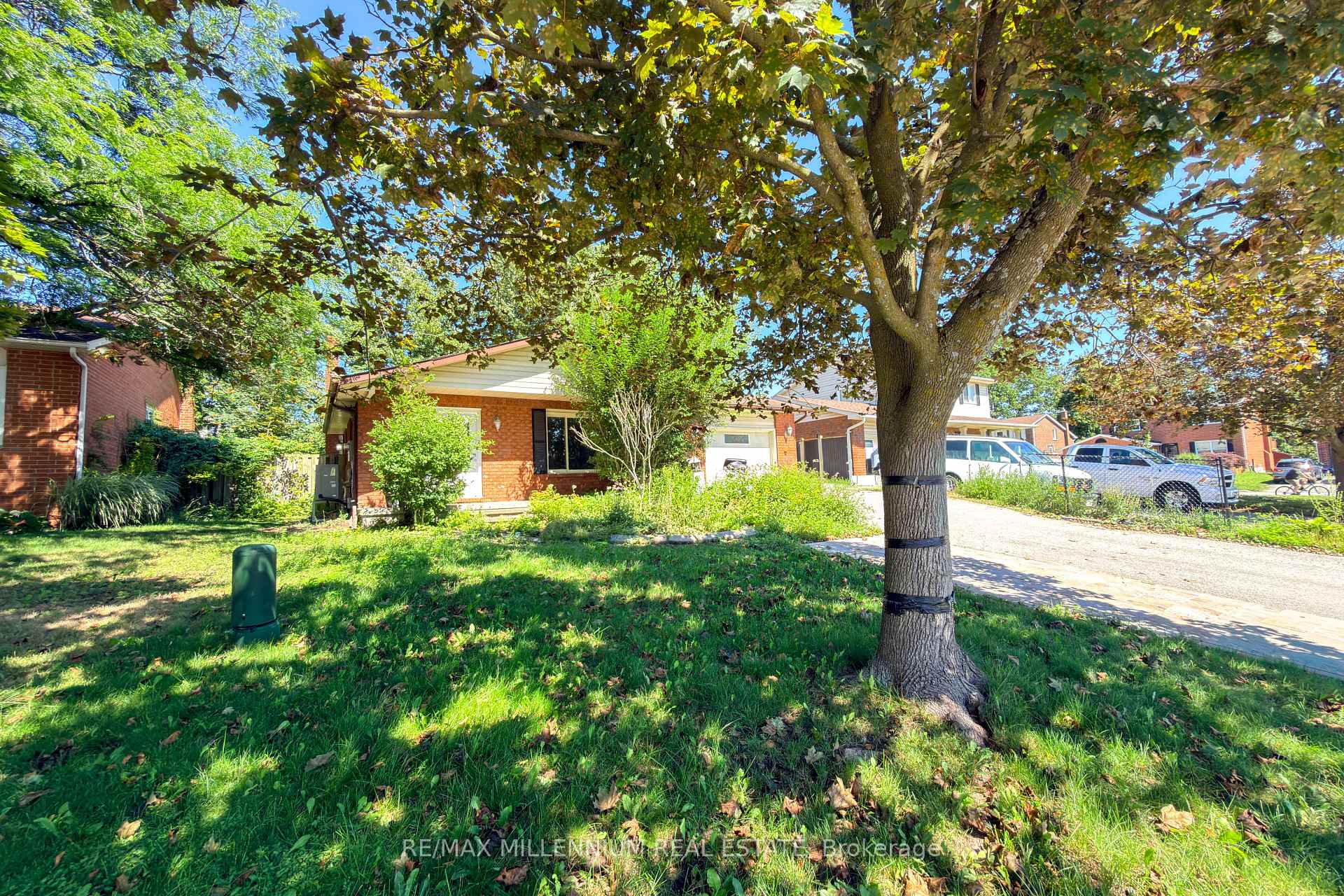 5 Pepler Place, Barrie, ON L4N 5E3