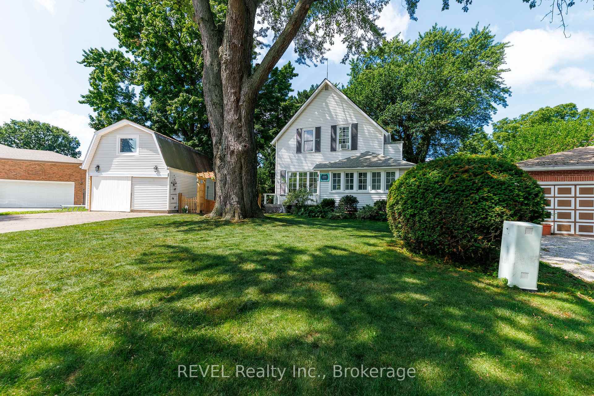 2791 NEPTUNE Crescent, Niagara Falls, ON L2J 3X4