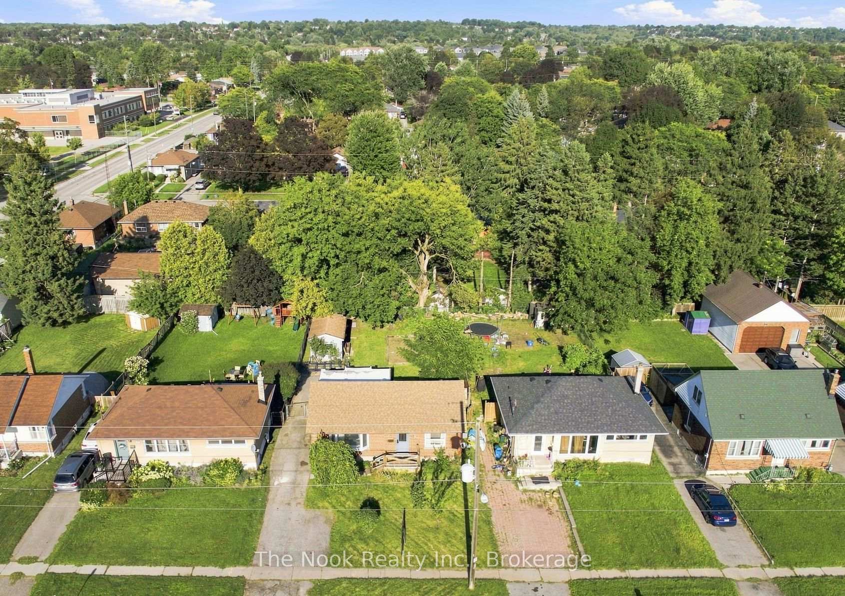 257 Wilson Road S, Oshawa, ON L1H 6C4