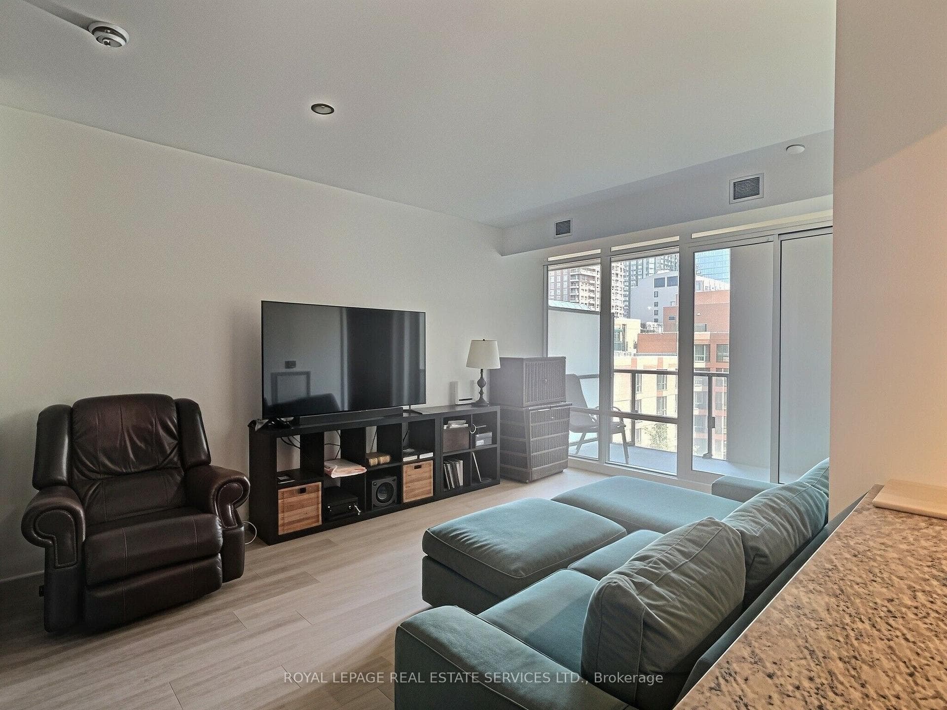 1 Bedford Road 701, Toronto, ON M5R 2B5