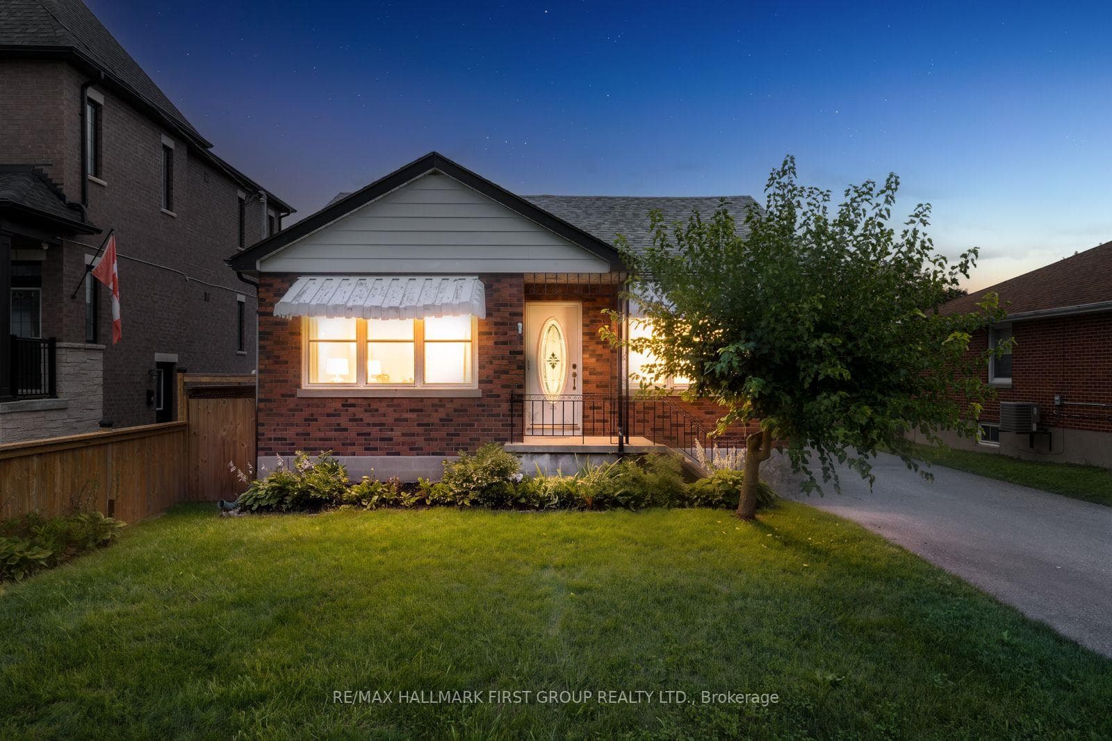 205 Farewell Street, Oshawa, ON L1H 6L6