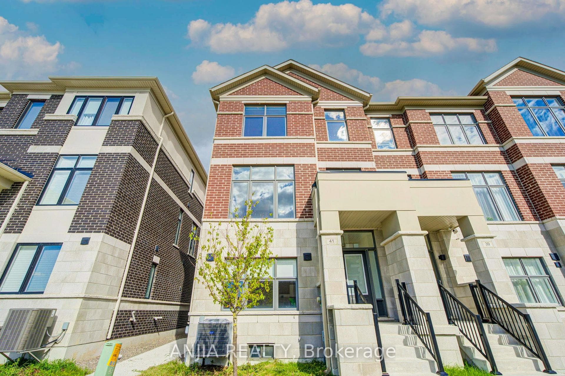 41 Kahshe Lane, Richmond Hill, ON L4S 0N7