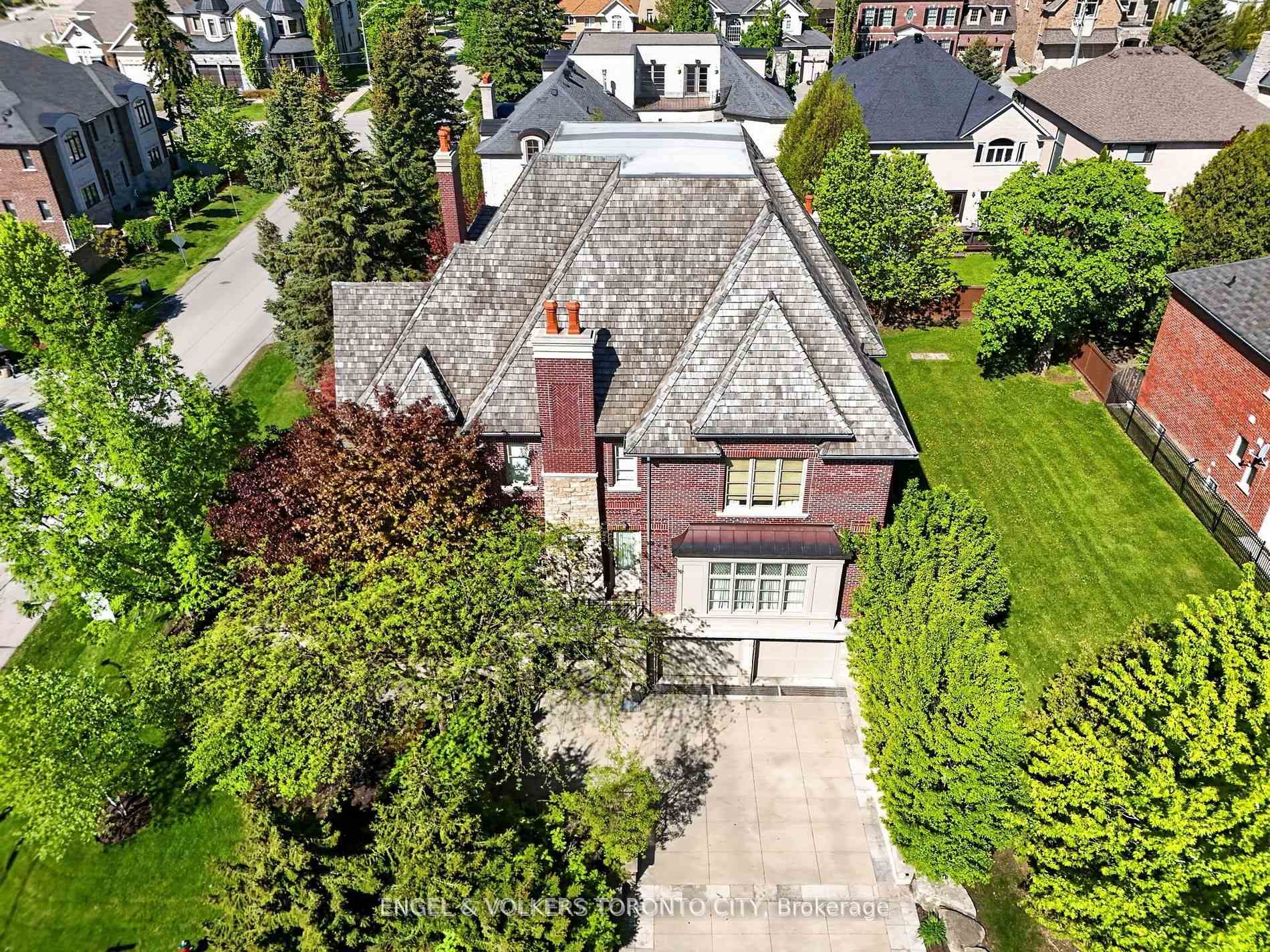 28 Long Hill Drive, Richmond Hill, ON L4E 3M5