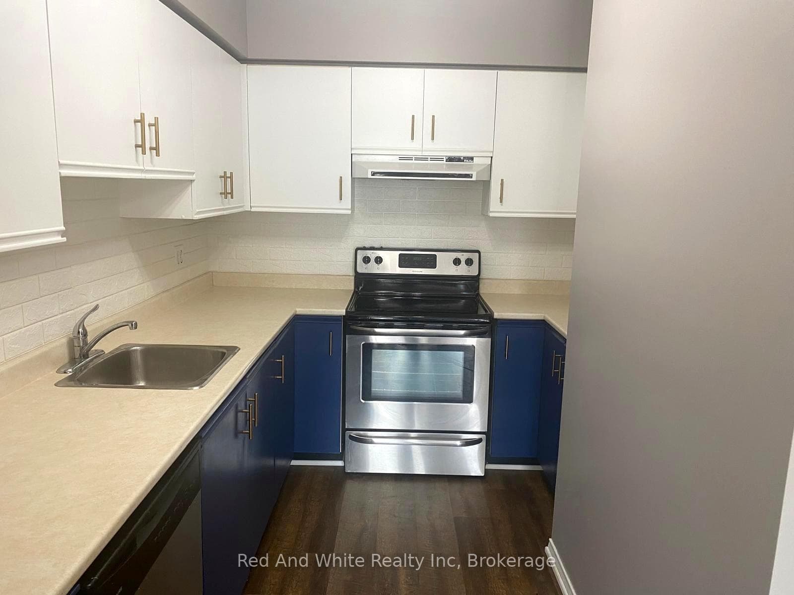 36 James Street S 510, Hamilton, ON L8P 4W4