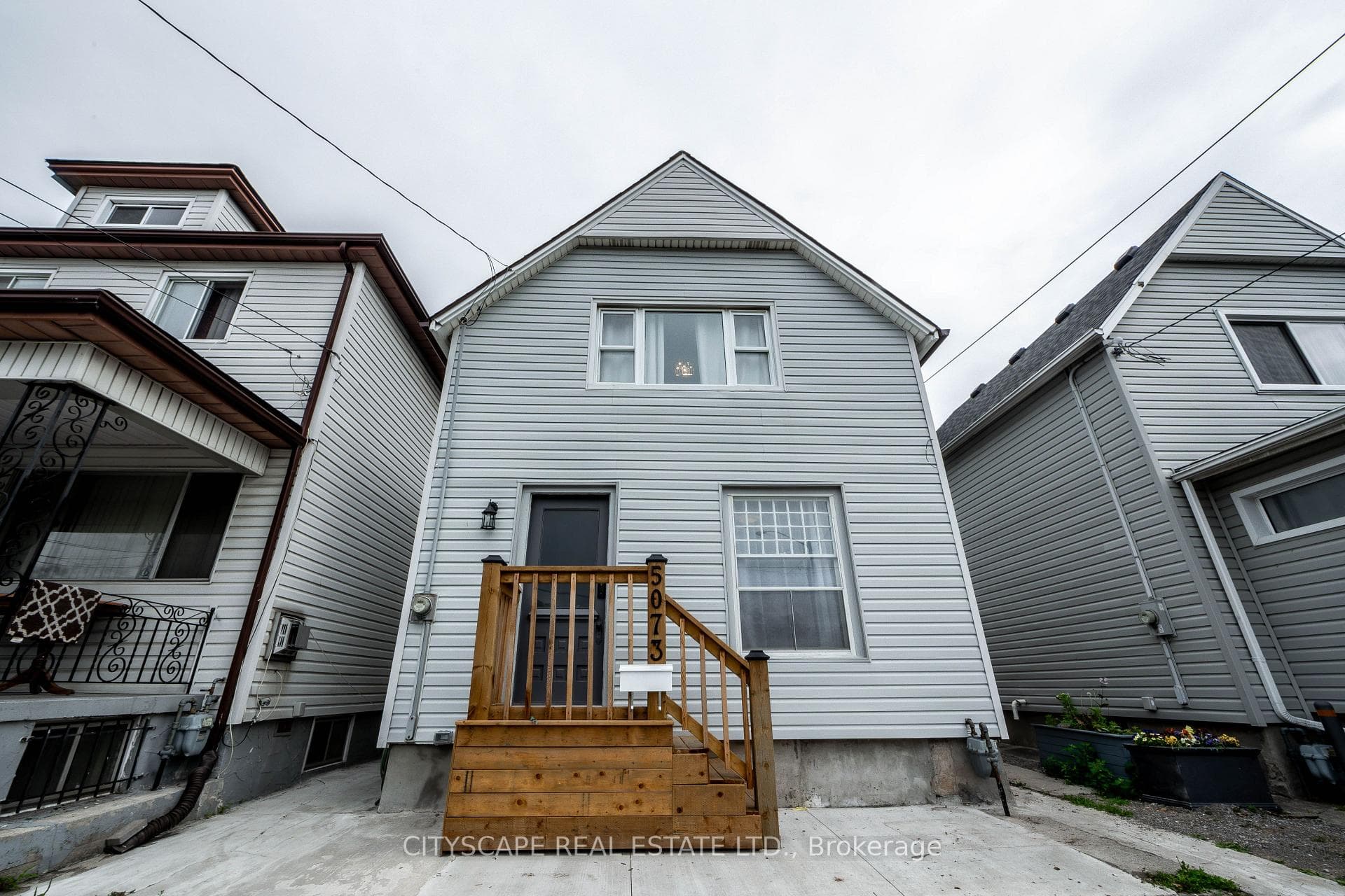 5073 Kitchener Street, Niagara Falls, ON L2G 1B1