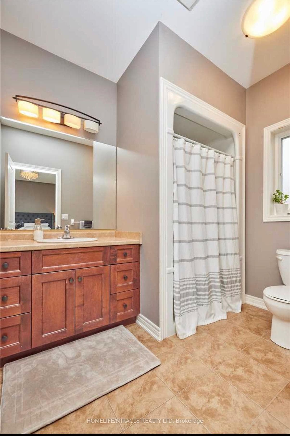 100 Creekside Drive, Welland, ON L3C 0B4
