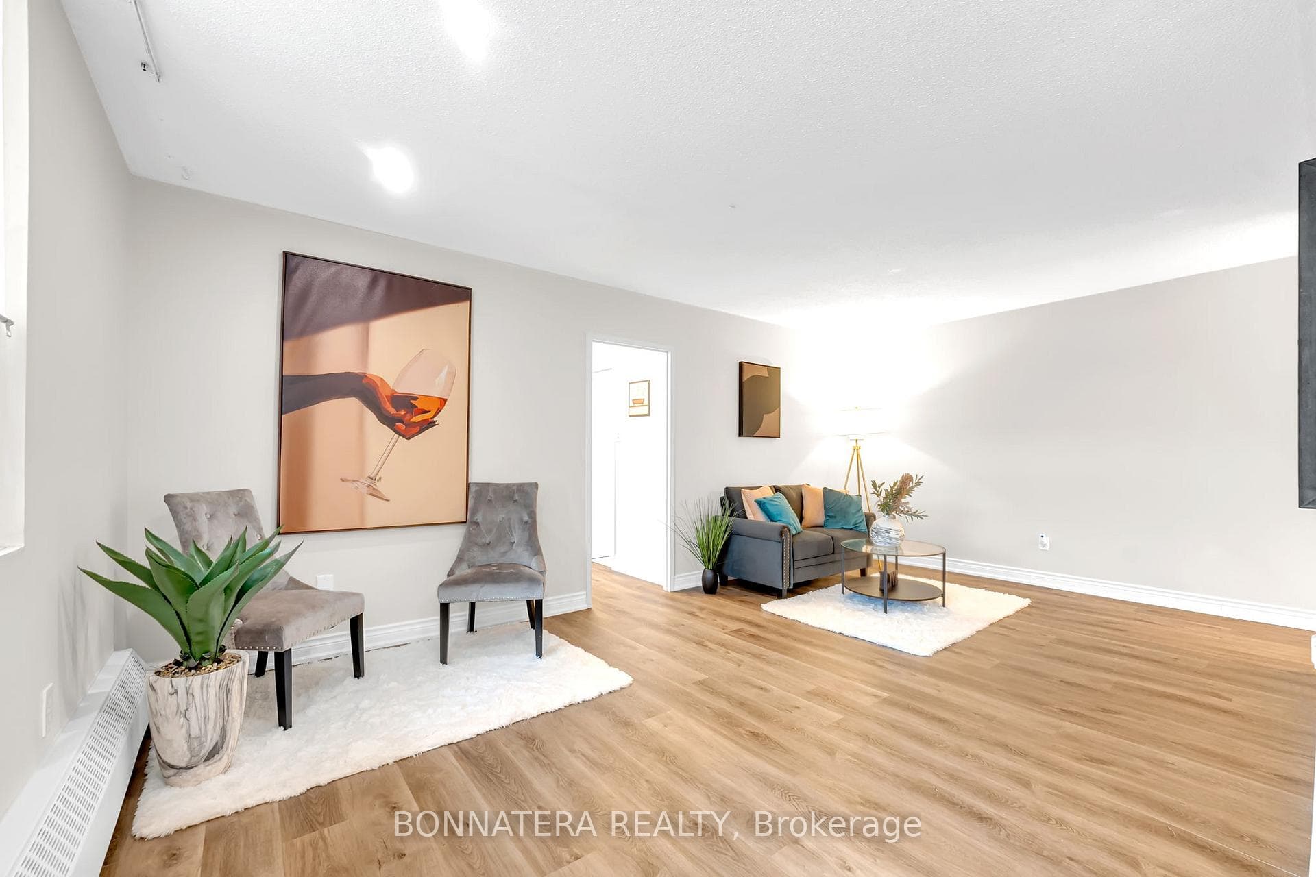 3065 Queen Frederica Drive 905, Mississauga, ON L4Y 3A3