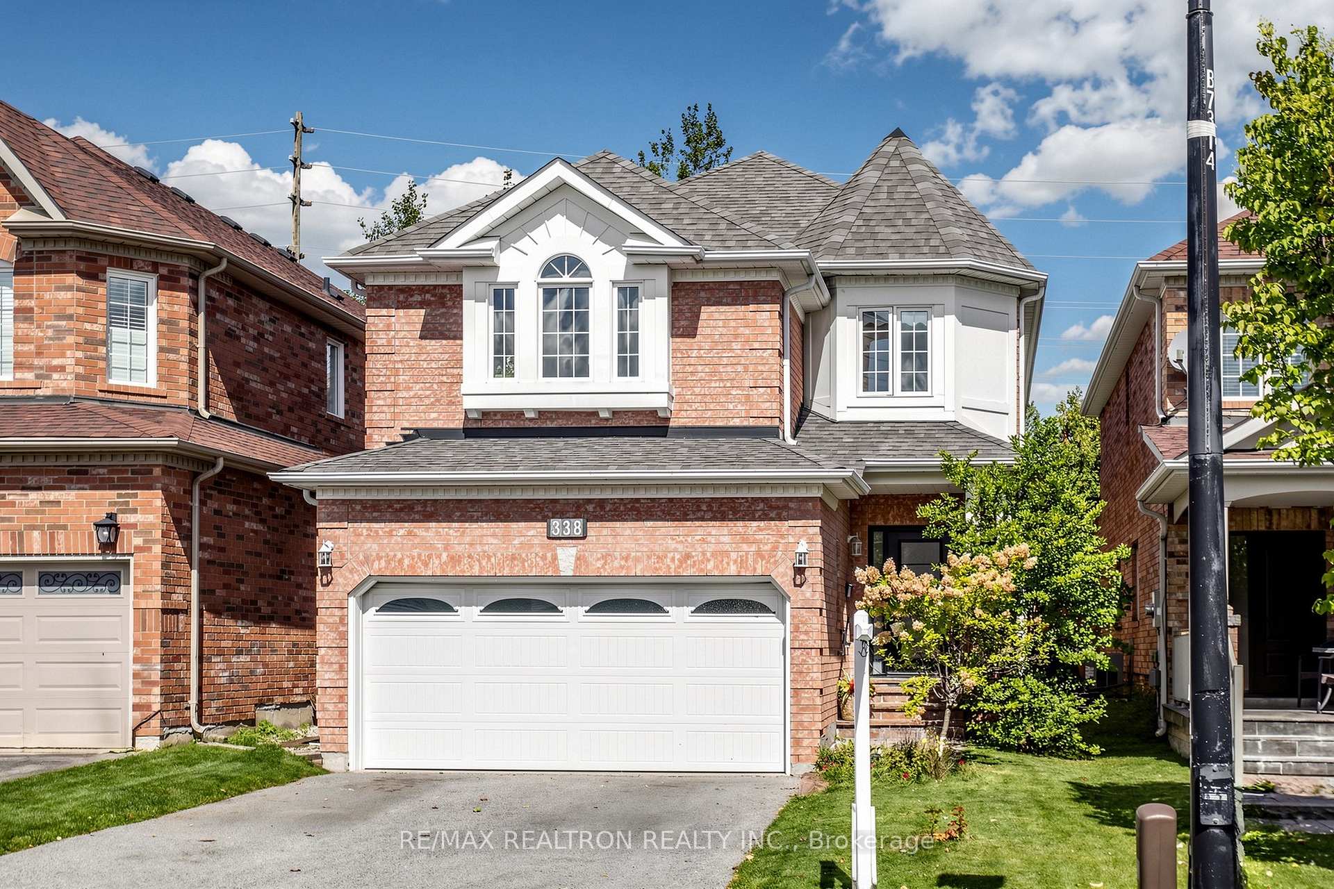 338 Mcbride Crescent, Newmarket, ON L3X 2W3