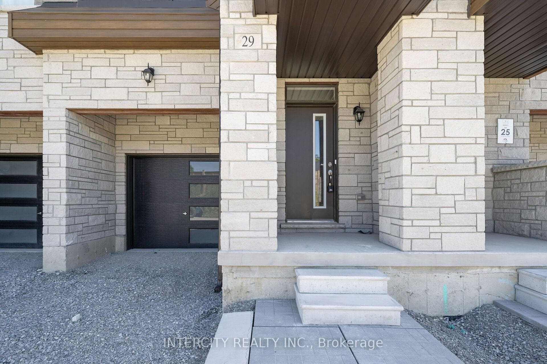 7 Drainie Street, Vaughan, ON L4H 5J3