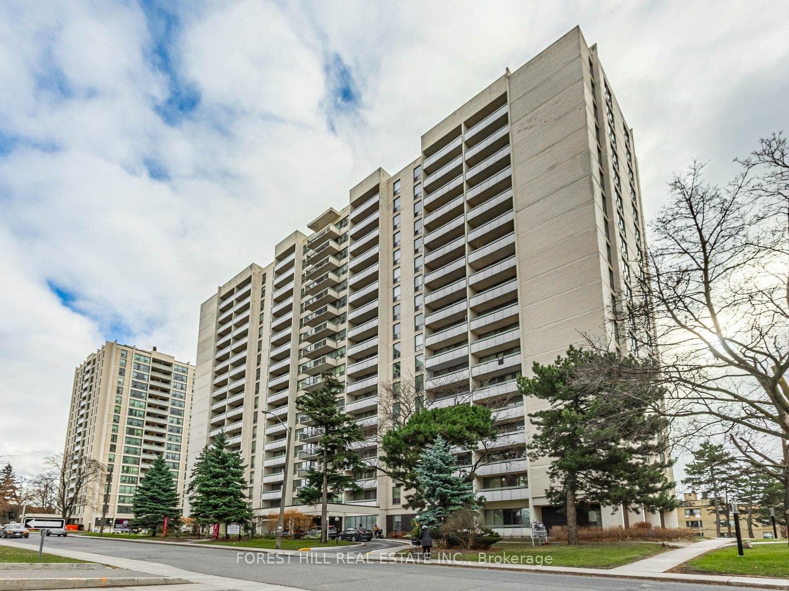 377 Ridelle Avenue 1619, Toronto, ON M6B 1K2
