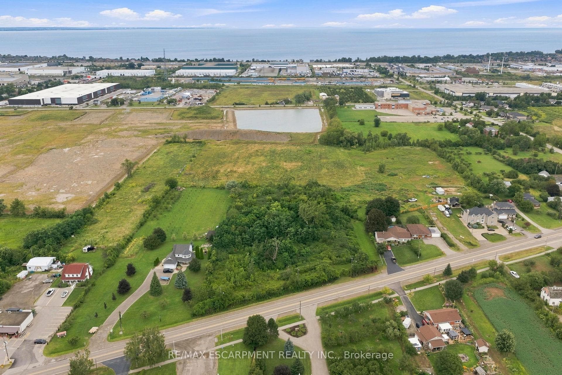 1109 HIGHWAY 8, Hamilton, ON L8E 5H8