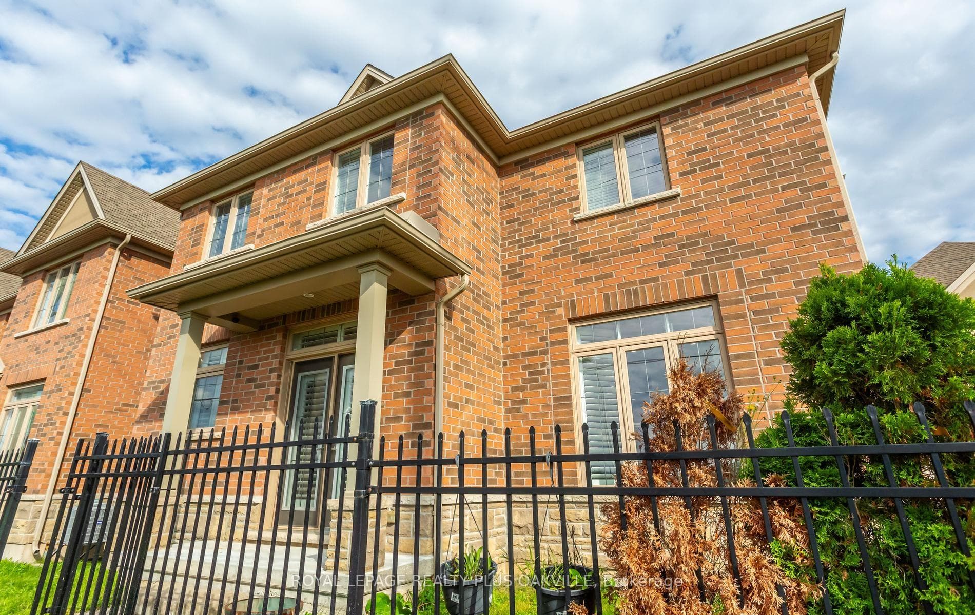 2386 Natasha Circle, Oakville, ON L6M 1P2