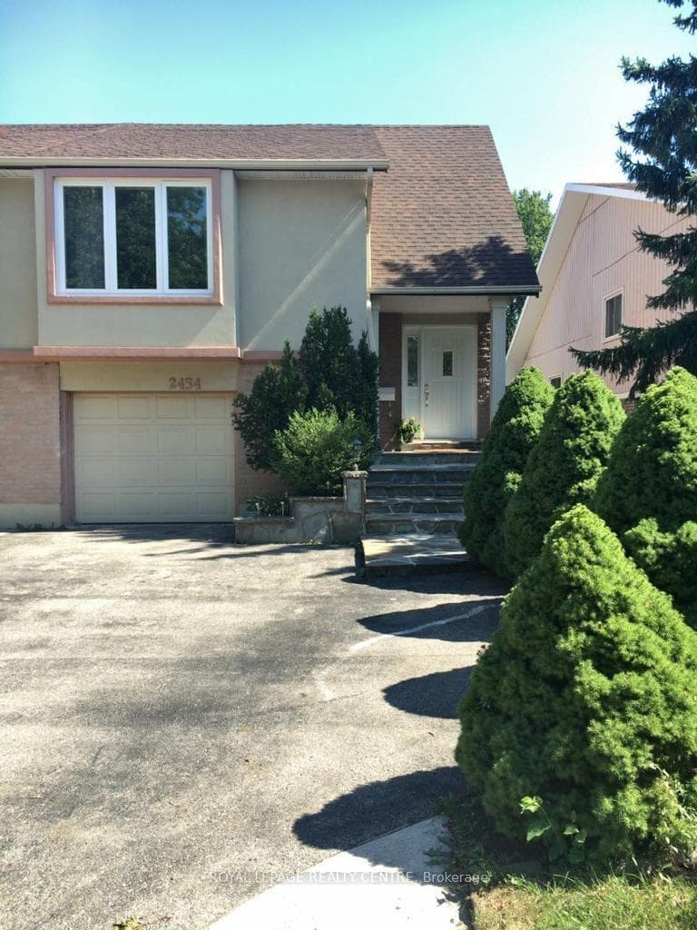 2434 Mainroyal Street, Mississauga, ON L5L 1C9