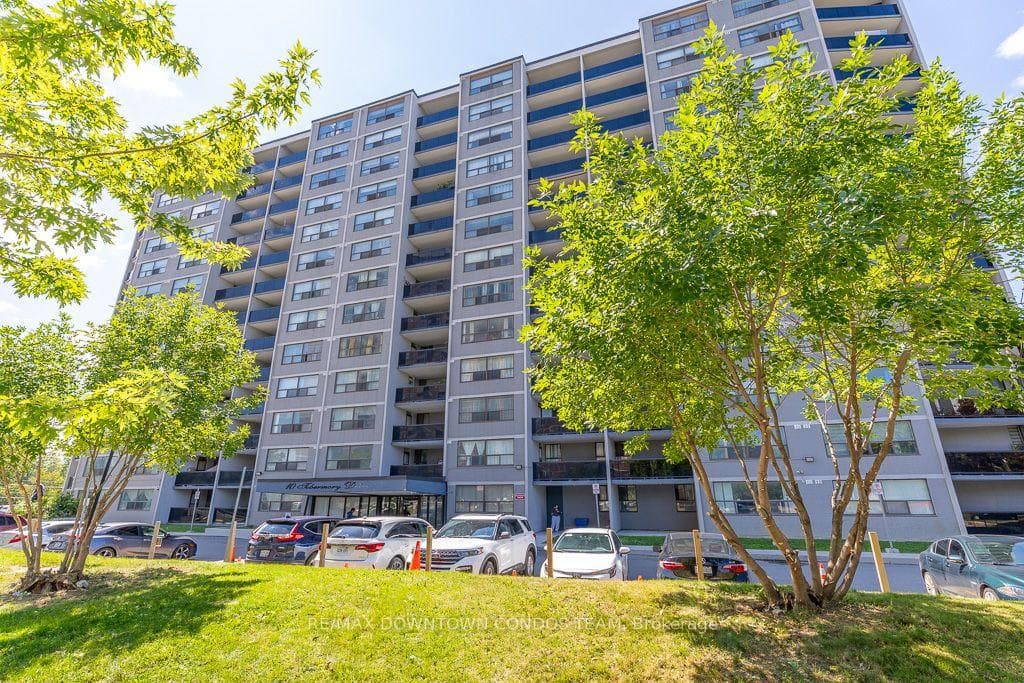 10 Tobermory Drive 1004, Toronto, ON M3N 2Y5