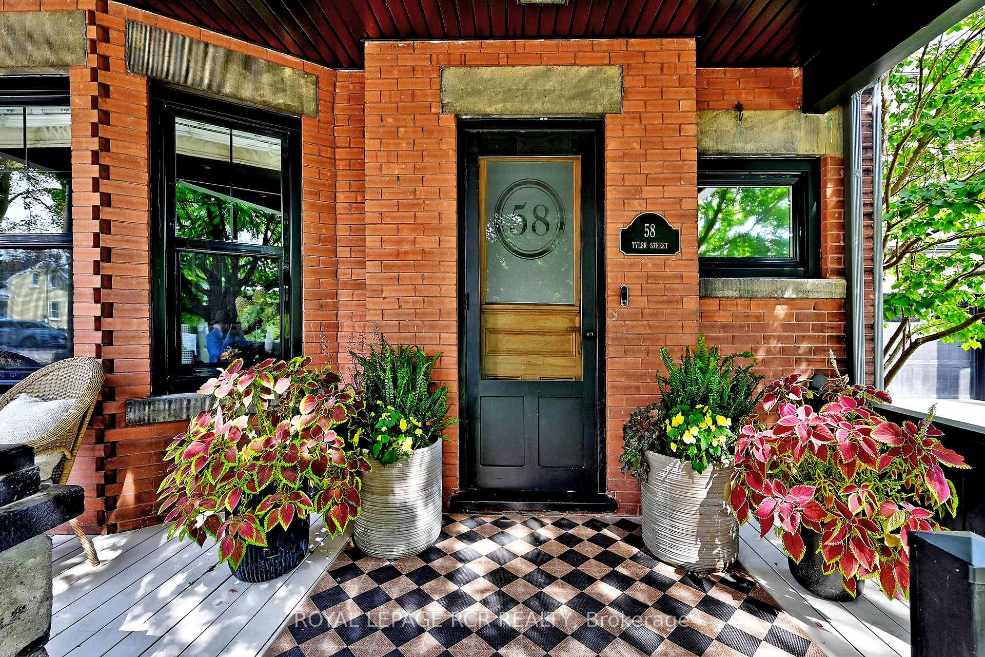 58 Tyler Street, Aurora, ON L4G 2N2