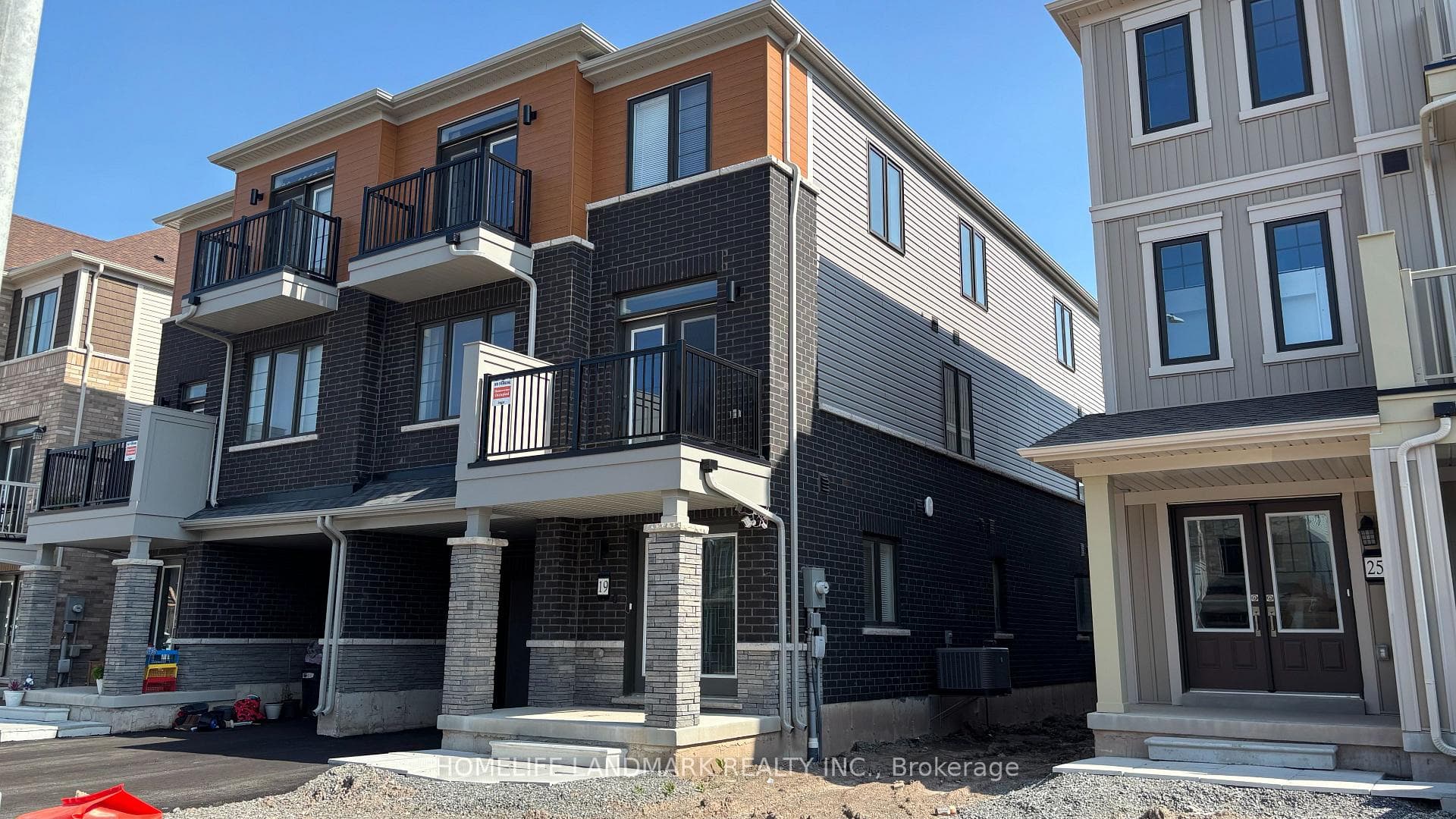 19 Pogie Drive, Welland, ON L3B 0P2