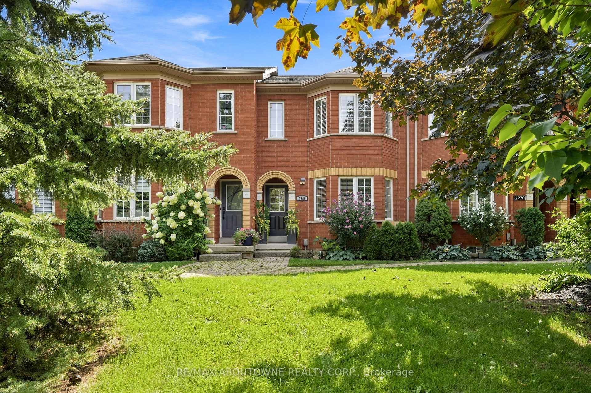 2268 Westoak Trails Boulevard, Oakville, ON L6M 4B3