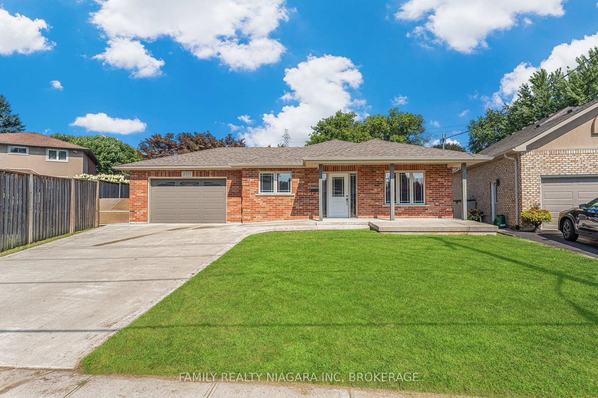 2715 Portage Road, Niagara Falls, ON L2J 2J4