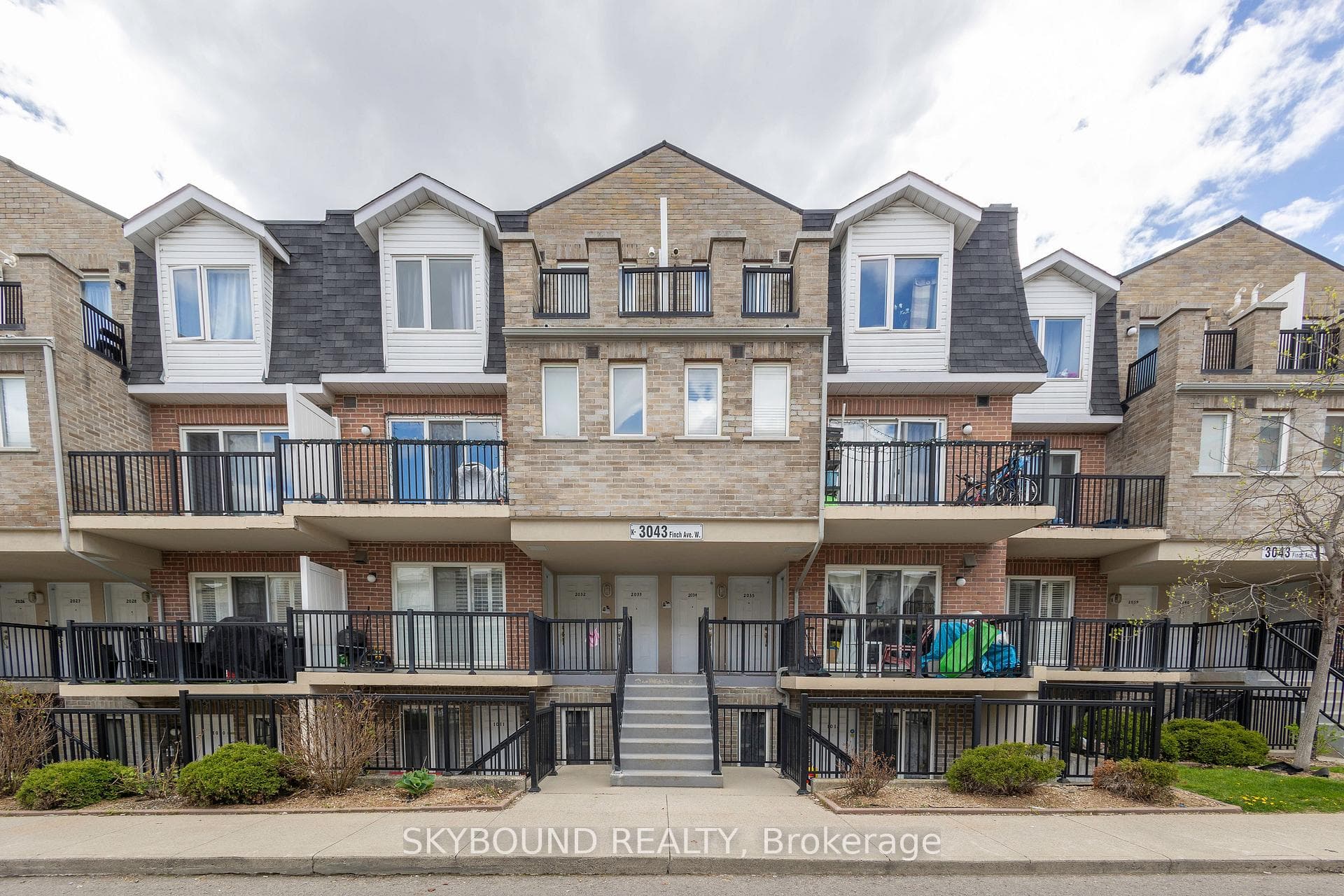 3043 Finch Avenue W 2033, Toronto, ON M9M 0A4