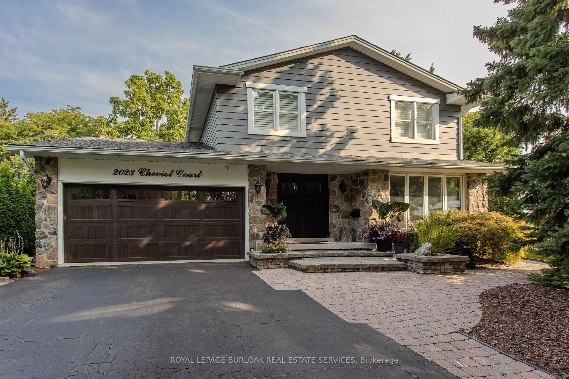 2023 Cheviot Court, Burlington, ON L7P 1W7
