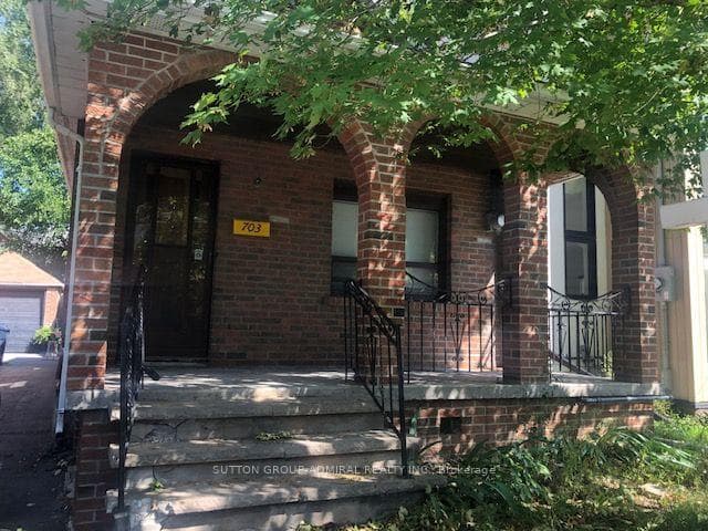 59 Shirley Street W, Toronto, ON M6K 1T2