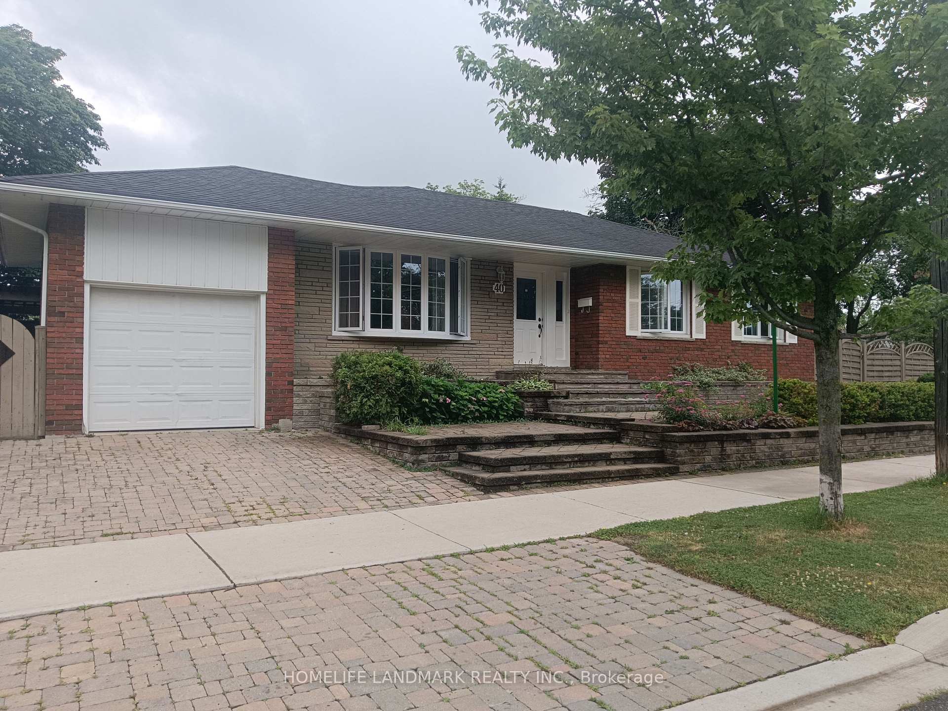40 Carsbrooke Road, Toronto, ON M9C 3C1